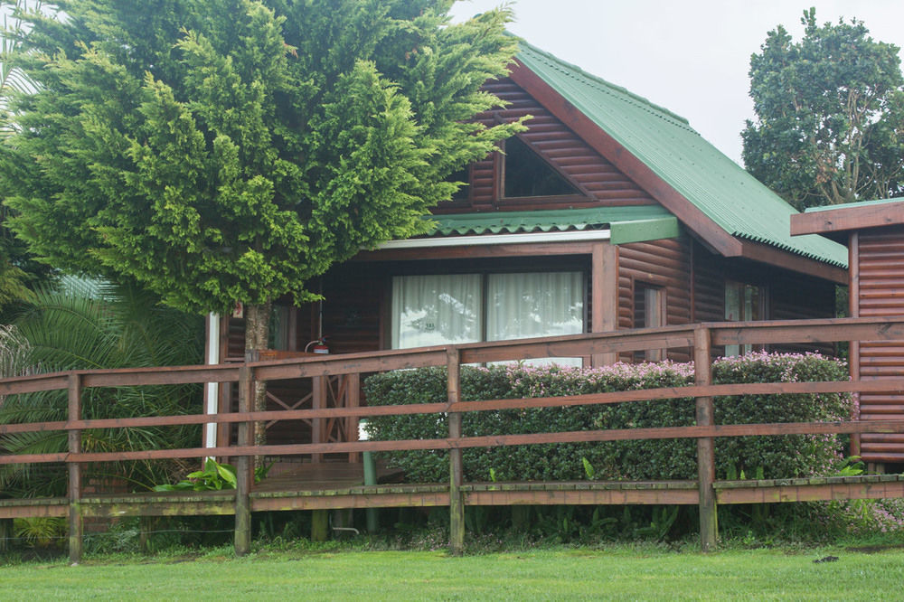 Beyond Urban Cottages Stormsrivier Esterno foto