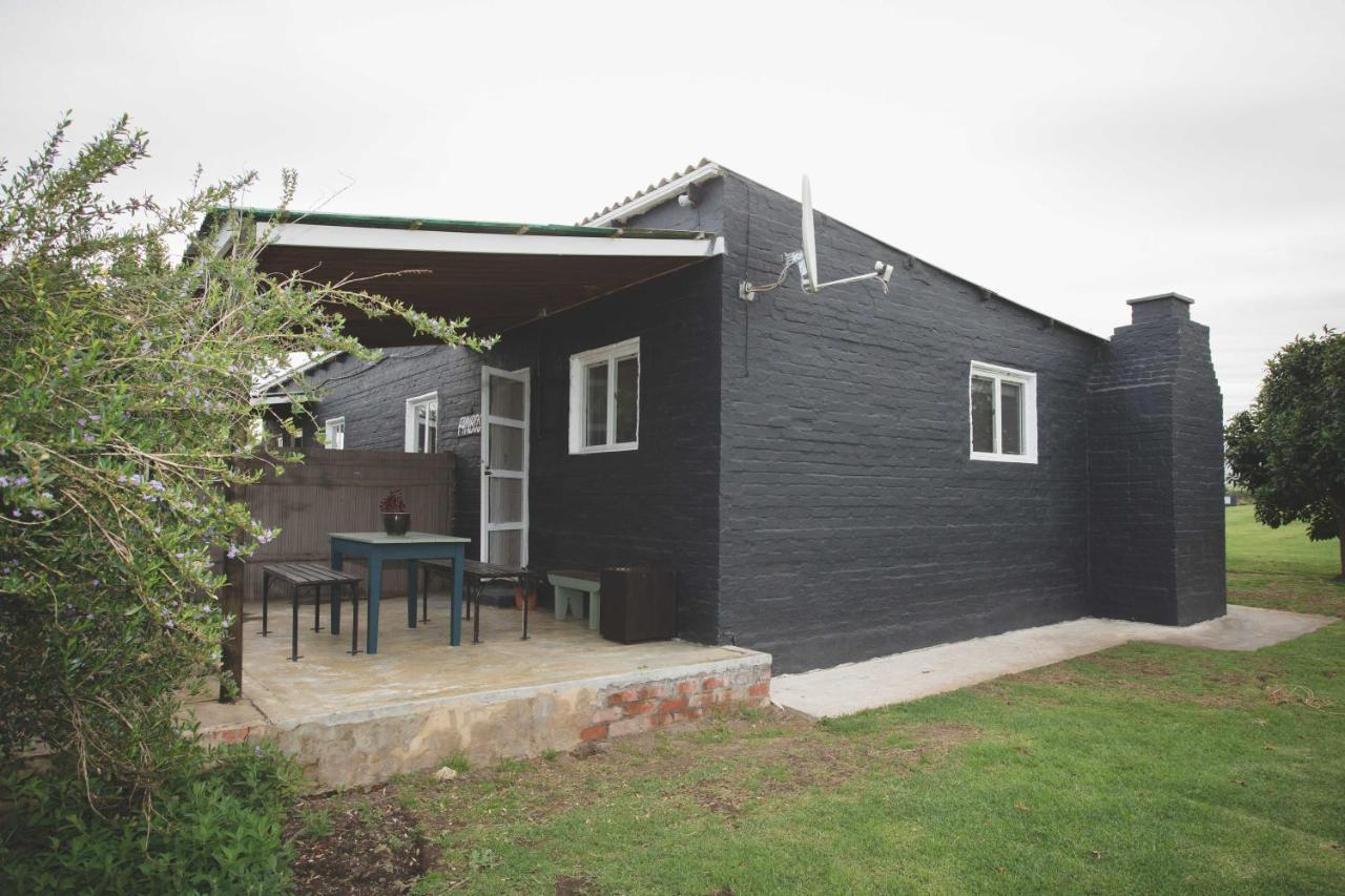Beyond Urban Cottages Stormsrivier Esterno foto